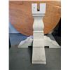 Image 2 : Large Round Oak Table Cat C