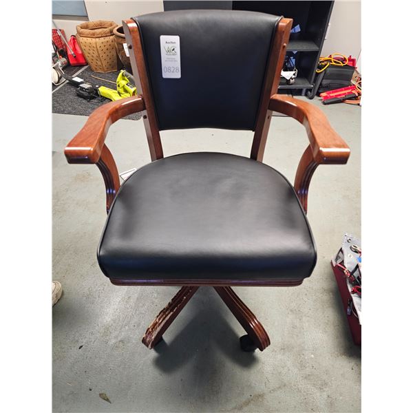 Rolling Chair C
