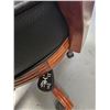 Image 7 : Rolling Chair C