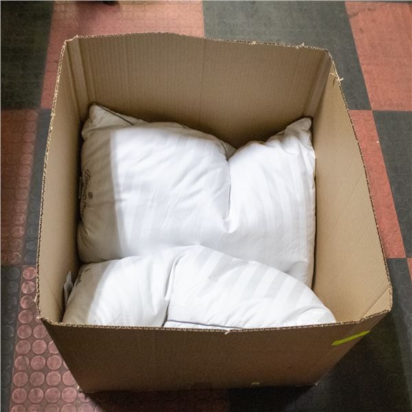2PK BEAUTYREST FEATHER PILLOWS QUEEN SIZED