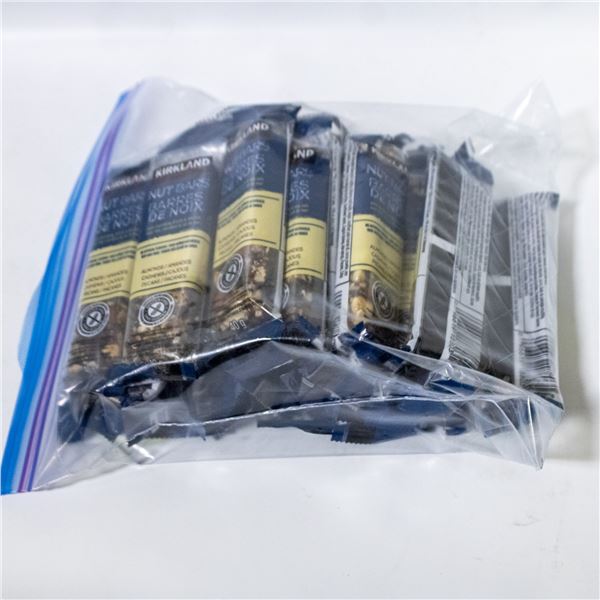 REPACKED 22 X 40G KIRKLAND NUT BARS