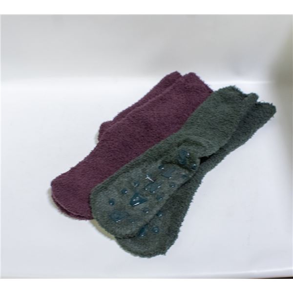 NEW 2 PAIRS OF WOMEN'S FUZZY SOCKS WITH GRIPS
