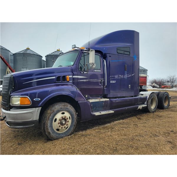 (Lot #'s 400, 401, 402 & 403 are a Group Lot) 1997 Ford Areo Max 5th wheel, N14 - 13 spd, new batter