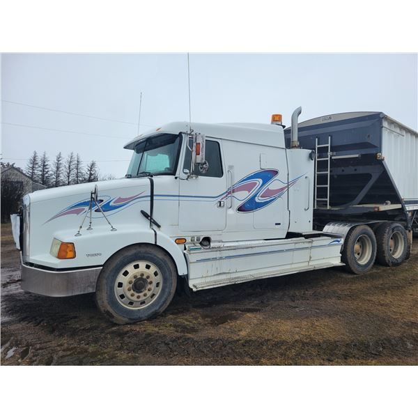 (Lot #'s 400, 401, 402 & 403 are a Group Lot) 1996 Volvo 5th wheel, N14 18 spd, new batteries, V.G.