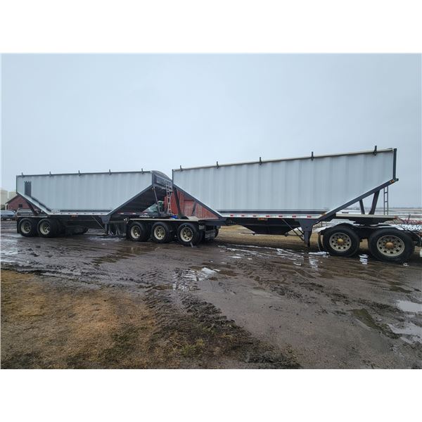 (Lot #'s 400, 401, 402 & 403 are a Group Lot) Approx. 2007 Castleton Grain trailers, Lead Trailer, S