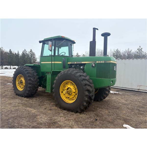 (Lot #'s 301, 302, 303 & 304 are a Group Lot) Approx. 1980 JD 8440 tractor, 215 Eng. H.P. quad range