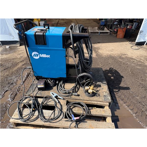Miller Syncowave 180 SD CC/AC/DC Squarewave Power Source c/w spectrum 375 and ICE-27C Torch, As New,