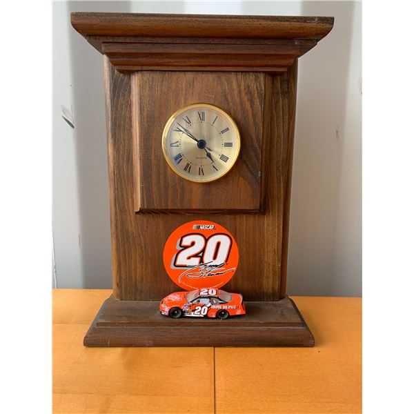 Quartz Nascar wall hanging clock