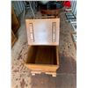 Image 2 : Corner table with storage