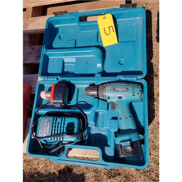 Maktec cordless drill, working