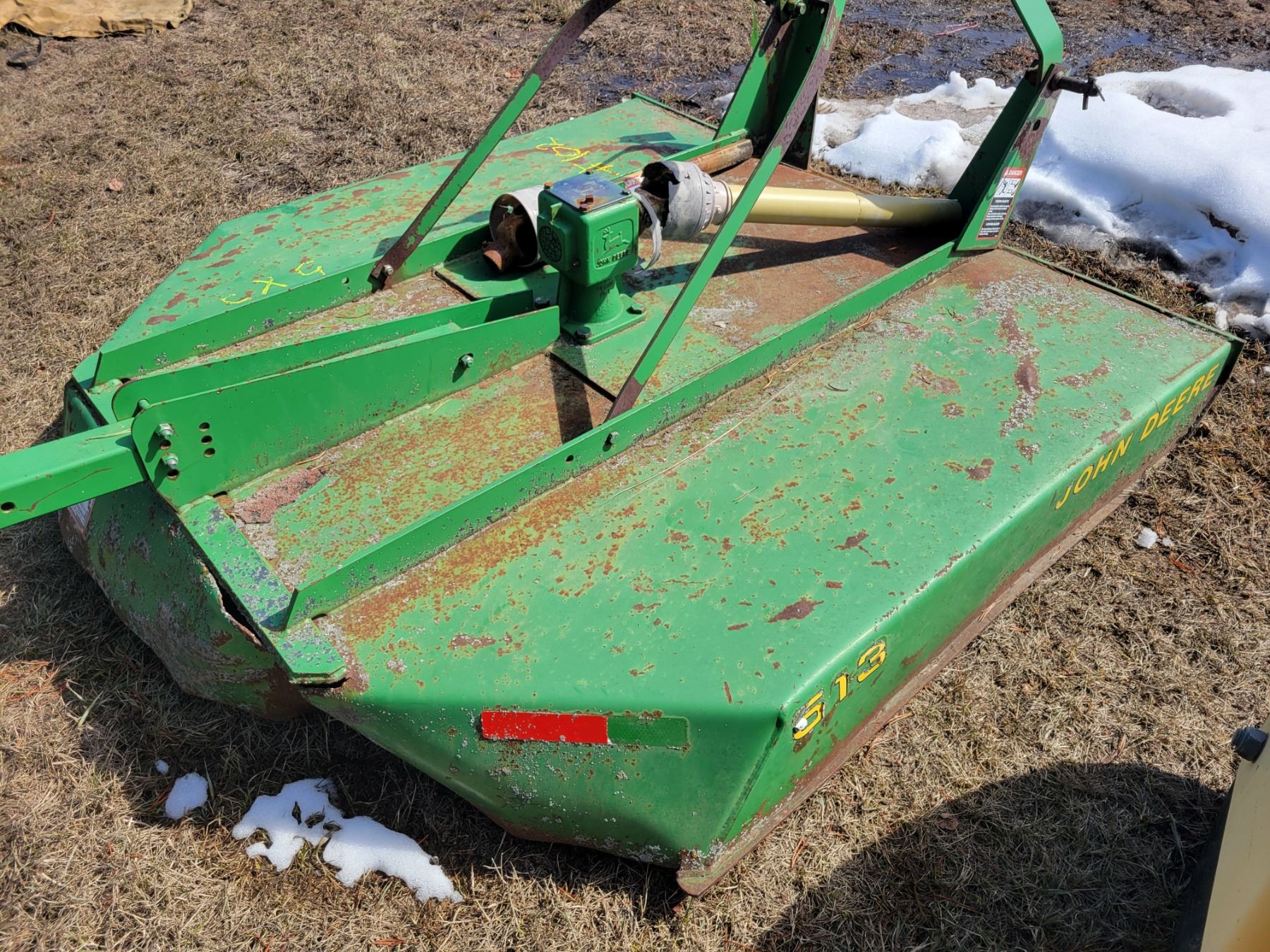 JD 513, 3 pt hitch, 62 inch rough cut mower