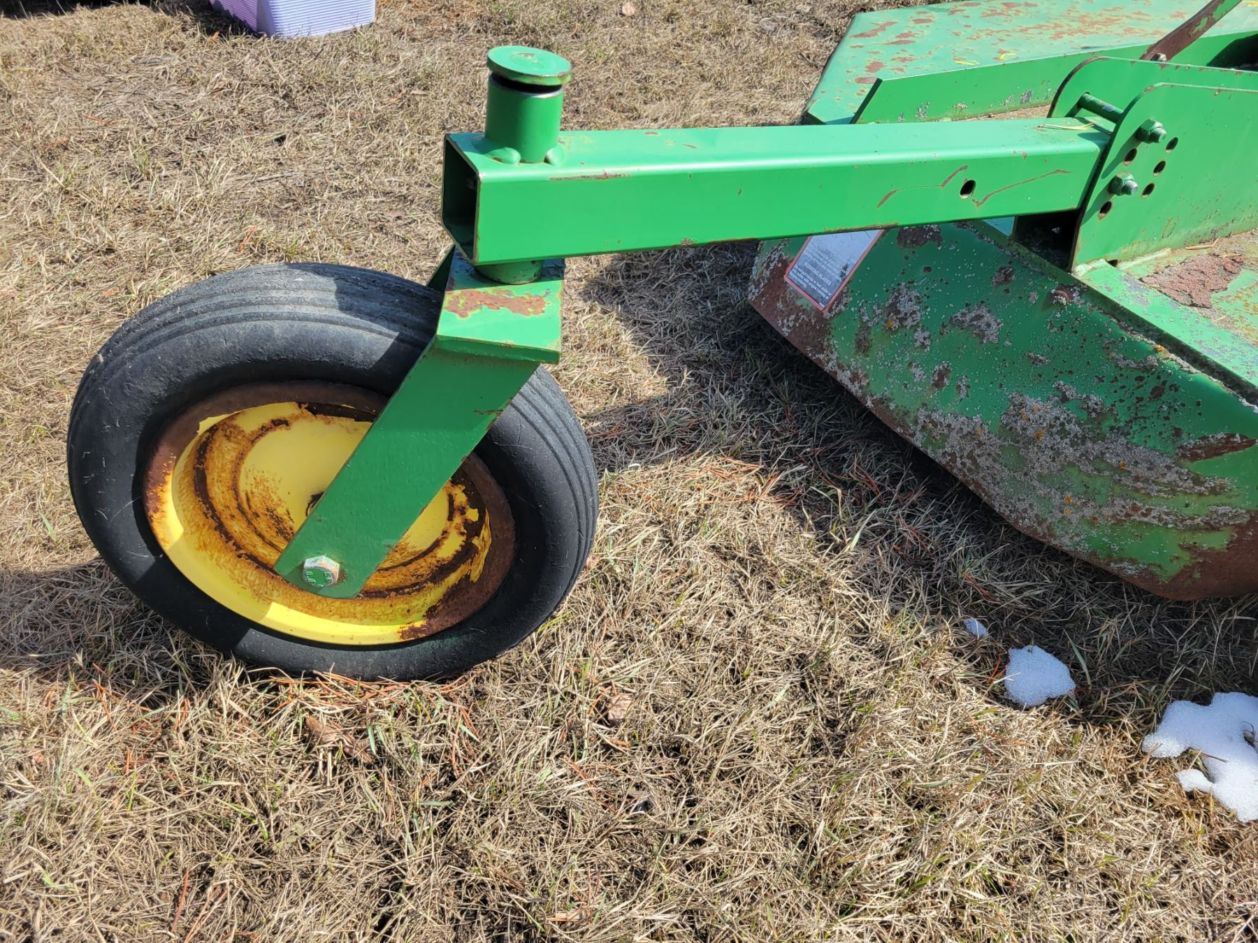 JD 513, 3 pt hitch, 62 inch rough cut mower