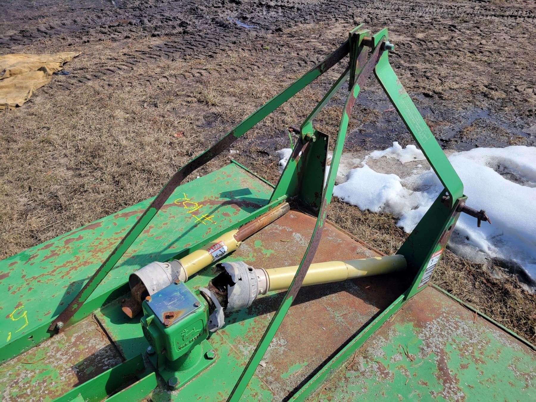 JD 513, 3 pt hitch, 62 inch rough cut mower