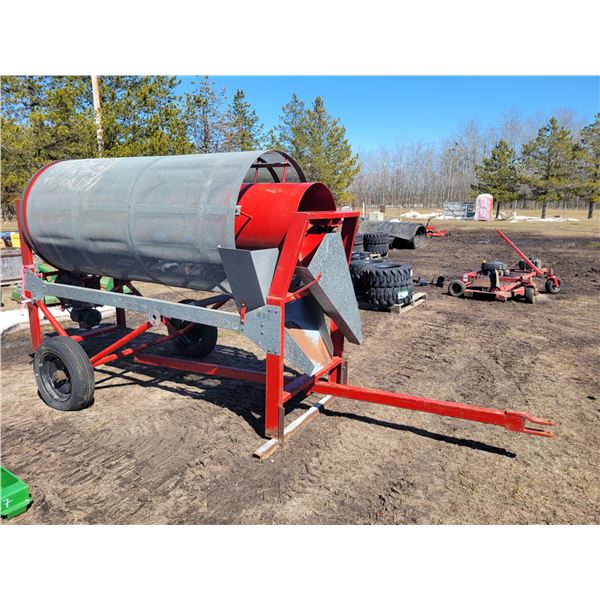Grain Cleaner c/w elec. Motor, shedded, used very little
