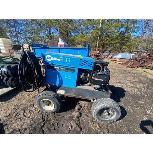 Miller Bobcat 225G, CC/CV - AC/DC Welder, 8000 Watt Generator, gas, new battery, new carb. c/w cable