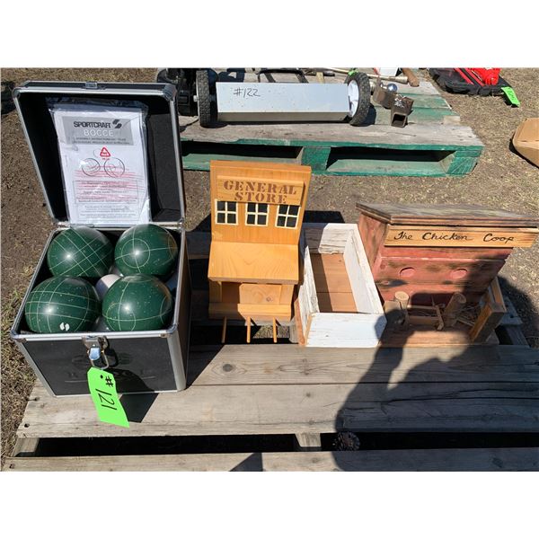 Bocce ball set in its orig. case & 2- bird houses