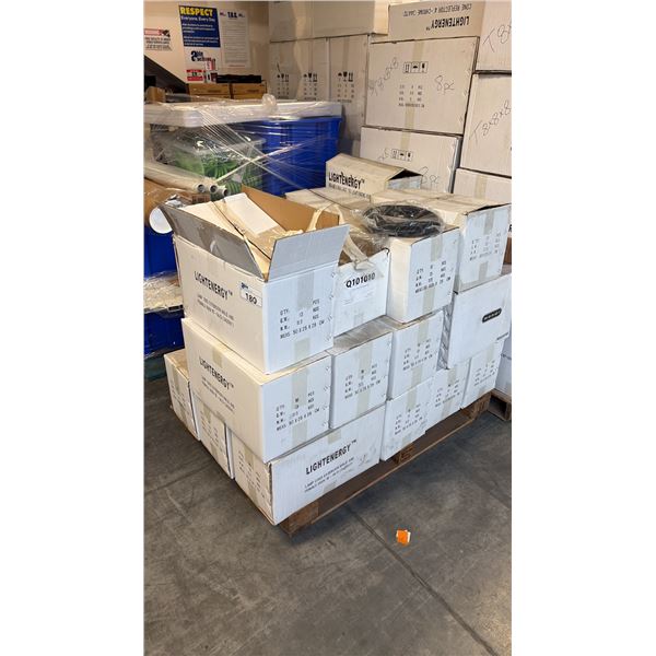 PALLET OF LIGHTENERGY LAMP CORD EXTENSION MALE AND FEMALE