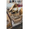 Image 3 : 4 PALLETS OF MISC ITEMS INCL FIXTURES AND MORE