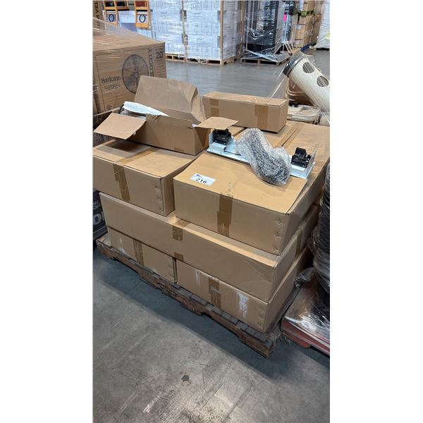 PALLET OF LIGHT FIXTURES