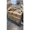 Image 1 : PALLET OF LIGHT FIXTURES