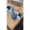 Image 2 : PALLET OF LIGHT FIXTURES