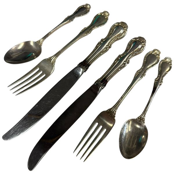 6 Sterling Silver Flatware "Cello by Northumbria (2 spoons + 2 forks = 140 grams. 2 knives = 153 gra