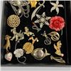Image 2 : 30 Vintage Brooches * Wide Variety of Materials * Display tray not included