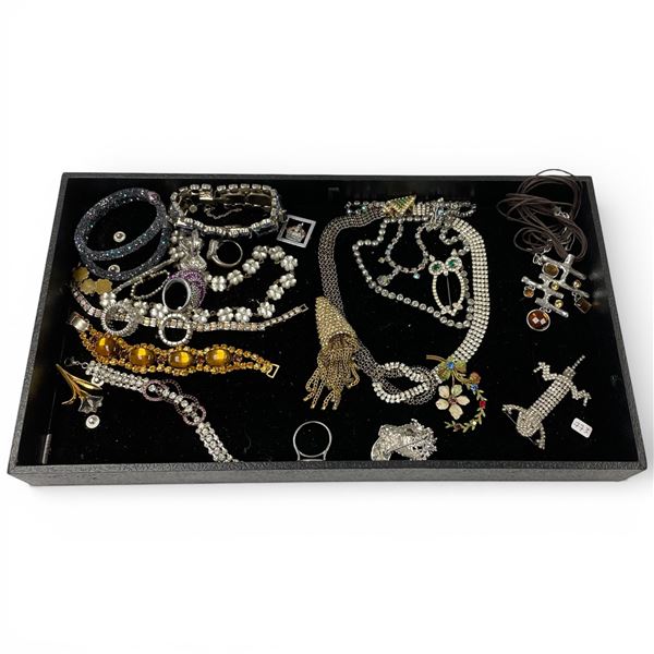 Tray of Vintage Rhinestone & Glittering Jewelry (all stones appear to be present)