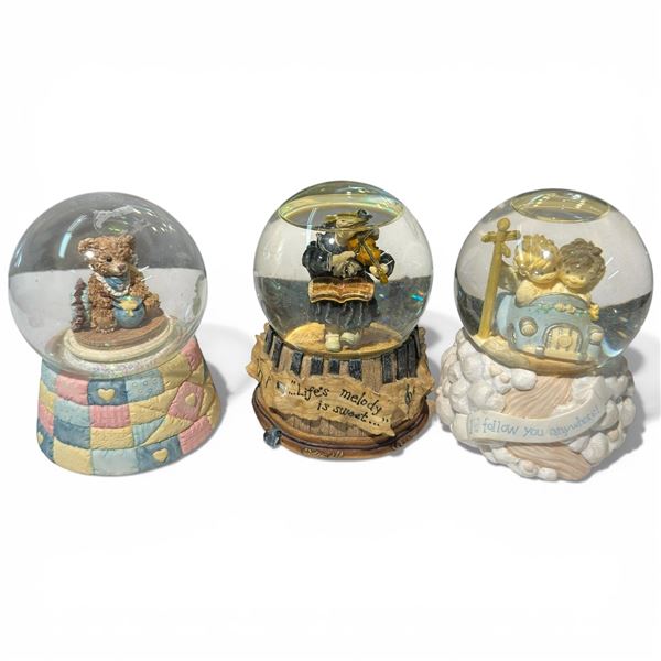 3 Musical Snow Globes * One has lost its liquid