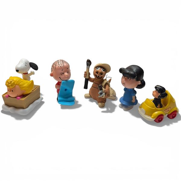 4 Charlie Brown Toys & 1 Ceramic 4" Golfing Dinosaur