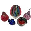 Image 2 : Art Glass Lot: Bullicante Apple, Hollow Pear, Bullicante Vase & Blue Duck and Pink Teardtrop