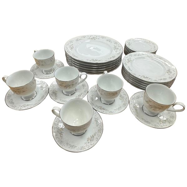 Vintage Noritake Patience Pattern Bone China Set 31 Pieces Plates Teacups Saucers & Side Plates