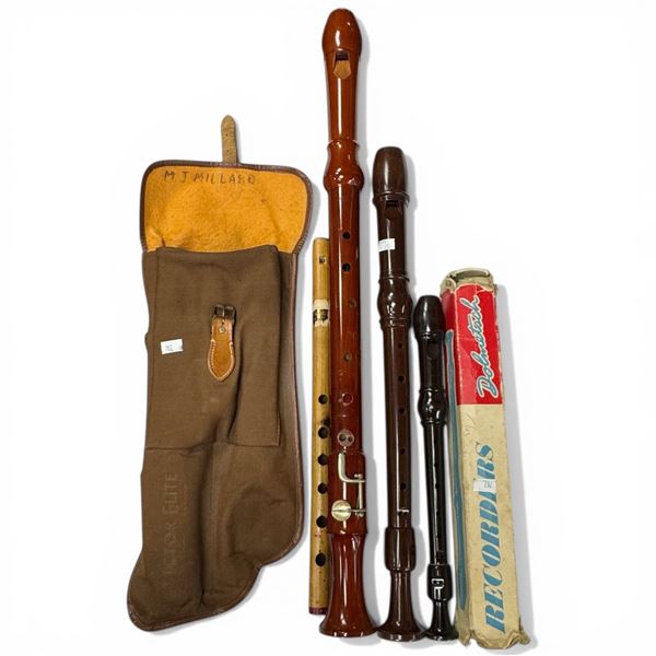 Consort of Recorders: Dolmetsch Dolomite (Decante& Treble), Treble Viktor Elite Tenor & Small Flute