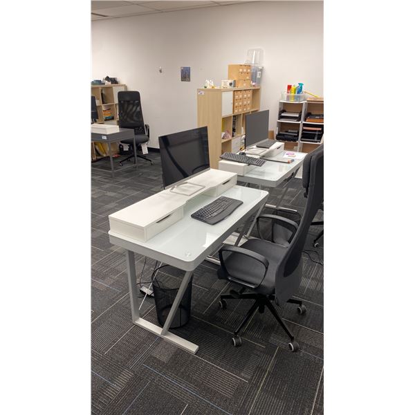 GLASS TOP WHITE DESK/WORKSTATION WITH 25" HP MONITOR, MOBILE OFFICE CHAIR & WIRELESS KEYBOARD