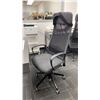 Image 4 : GREY OFFICE DESK APPROX 52" X 24" X 30" WITH MOBILE OFFICE CHAIR