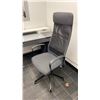 Image 3 : GREY OFFICE DESK APPROX 52" X 24" X 30" WITH MOBILE OFFICE CHAIR