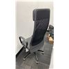Image 3 : PAIR OF MOBILE OFFICE CHAIRS