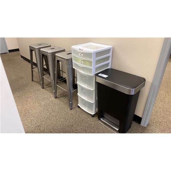 3 METAL STACKABLE STOOLS, 2 WHITE PLASTIC STORAGE ORGANIZERS & GARBAGE CAN