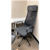 Image 2 : WHITE CORNER TABLE, SMALL DESK, STOOL, MOBILE OFFICE CHAIR & ASSORTED ITEMS