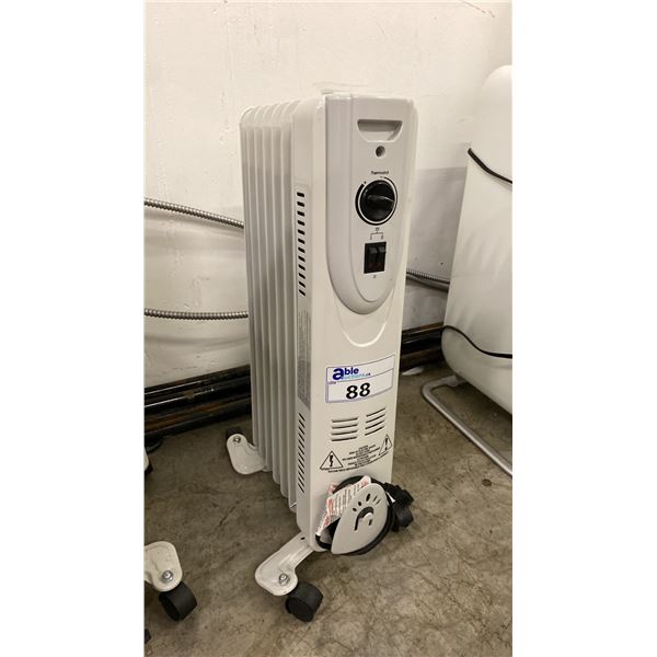 THERMOSTAT MOBILE ELECTRIC OIL HEATER *BASE NEEDS TO BE REATTACHED*