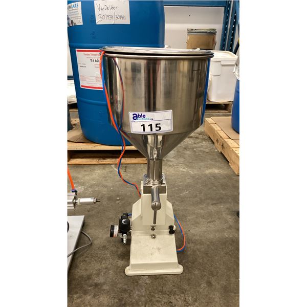 COMMERCIAL LIQUID FILLING MACHINE