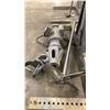 Image 3 : DYNAMIX 5510G INDUSTRIAL CLAMP-MOUNTED MIXER WITH STAND