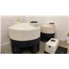 Image 4 : 4 LARGE COMMERCIAL PLASTIC LIQUID STORAGE CONTAINERS ON STANDS WITH RELEASE VALVES APPROX SIZES-