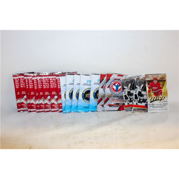 20 UNOPENED PACKS OF HOCKEY CARDS