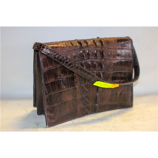 VINTAGE GENUINE ALLIGATOR LADIES PURSE