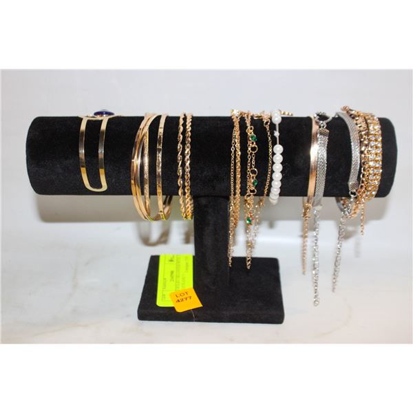 NEW JEWELRY ORGANIZER WITH 12 BRACELETS AND 7