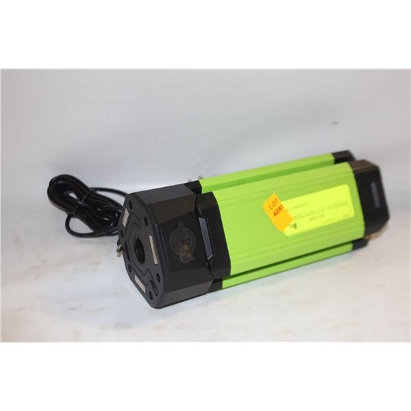 EVERGEAR LIGHT WITH CHARGER