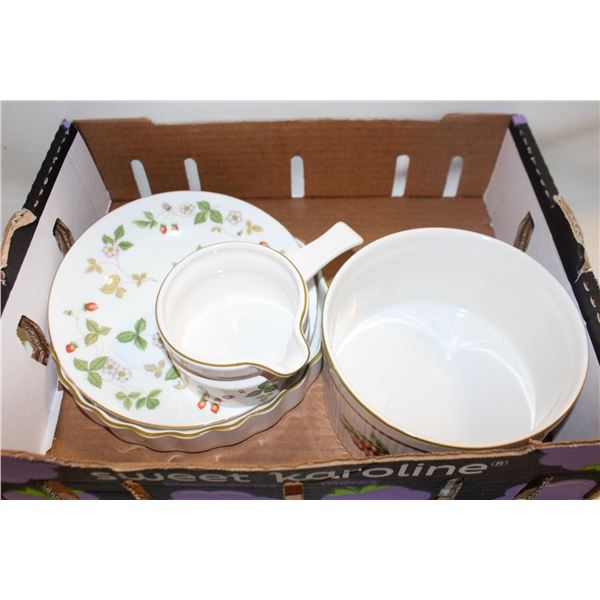 WEDGEWOOD GRAVY BOAT, SOUFFLE,