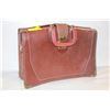 Image 1 : VINTAGE LEATHER BRIEFCASE W/KEYS