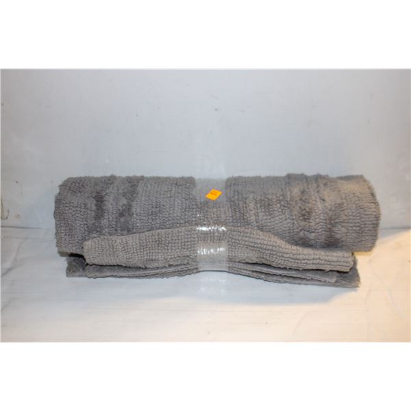 SET OF 3 BATH MATTS
